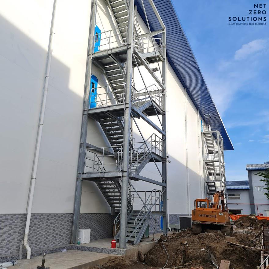 thang thoát hiểm c