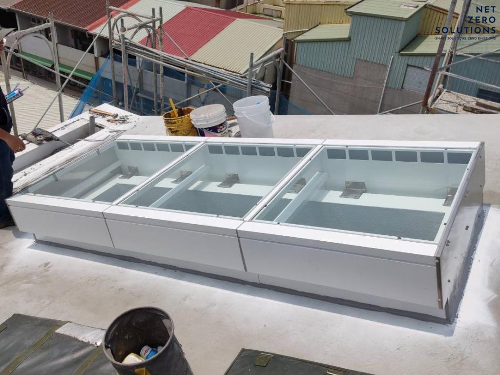 Cửa sổ giếng trời bằng nhôm kính