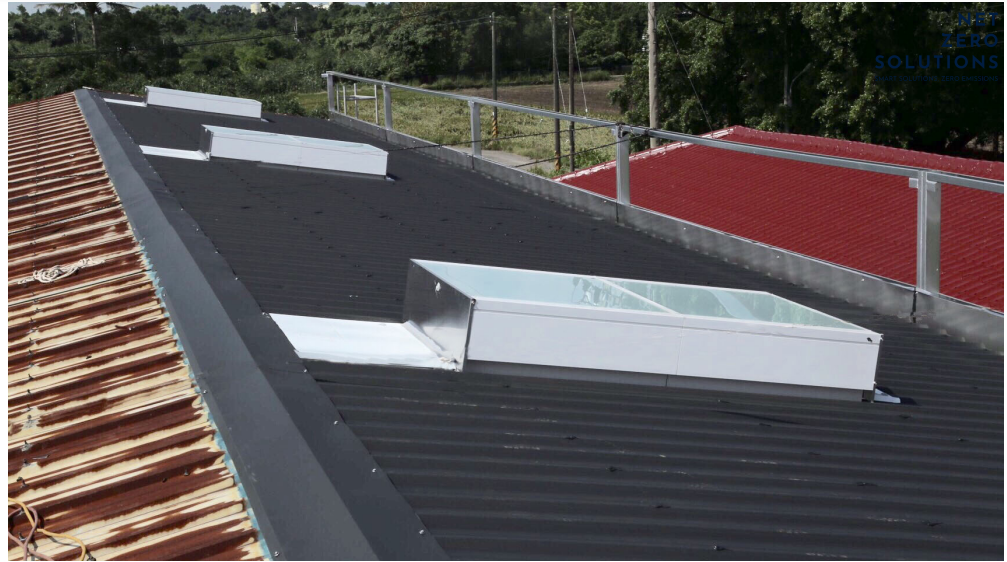 Lắp Giếng trời thông minh Lấy sáng thông gió trên mái tôn