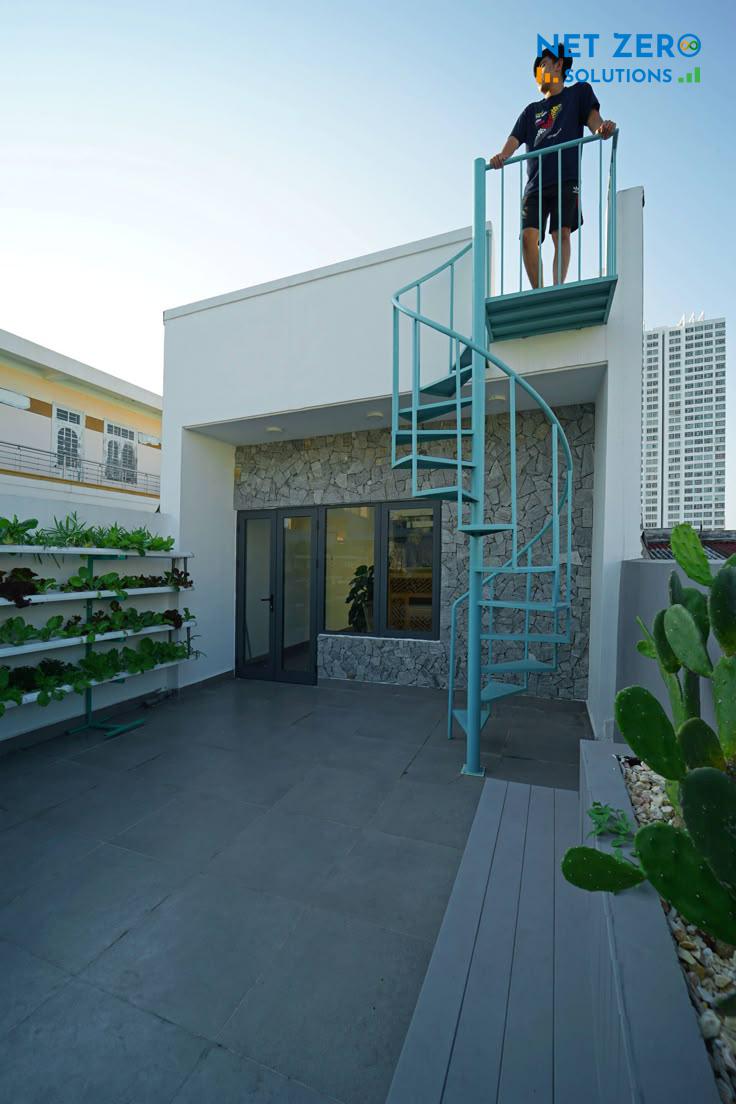 cầu thang ngoài trời lên sân thượng xu hướng