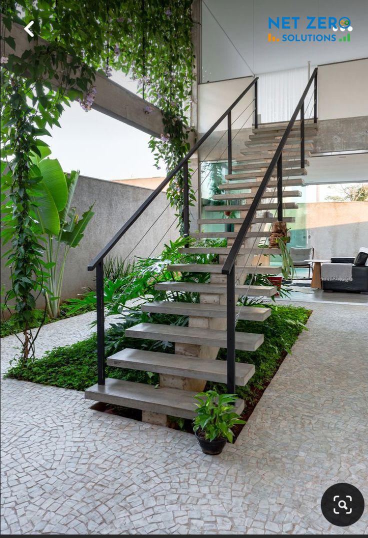 mẫu cầu thang ngoài trời lên sân thượng đẹp