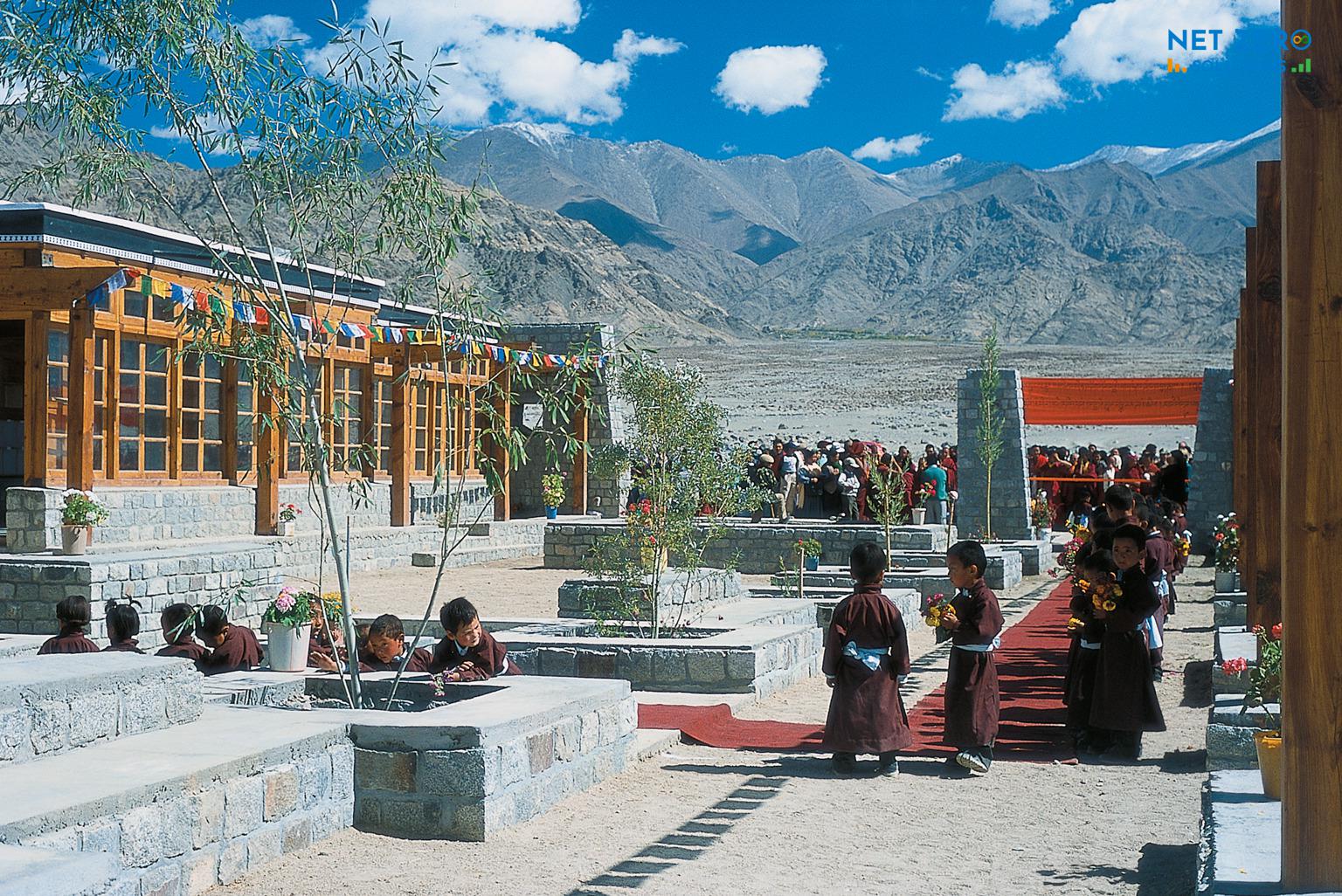 Trường Druk White Lotus