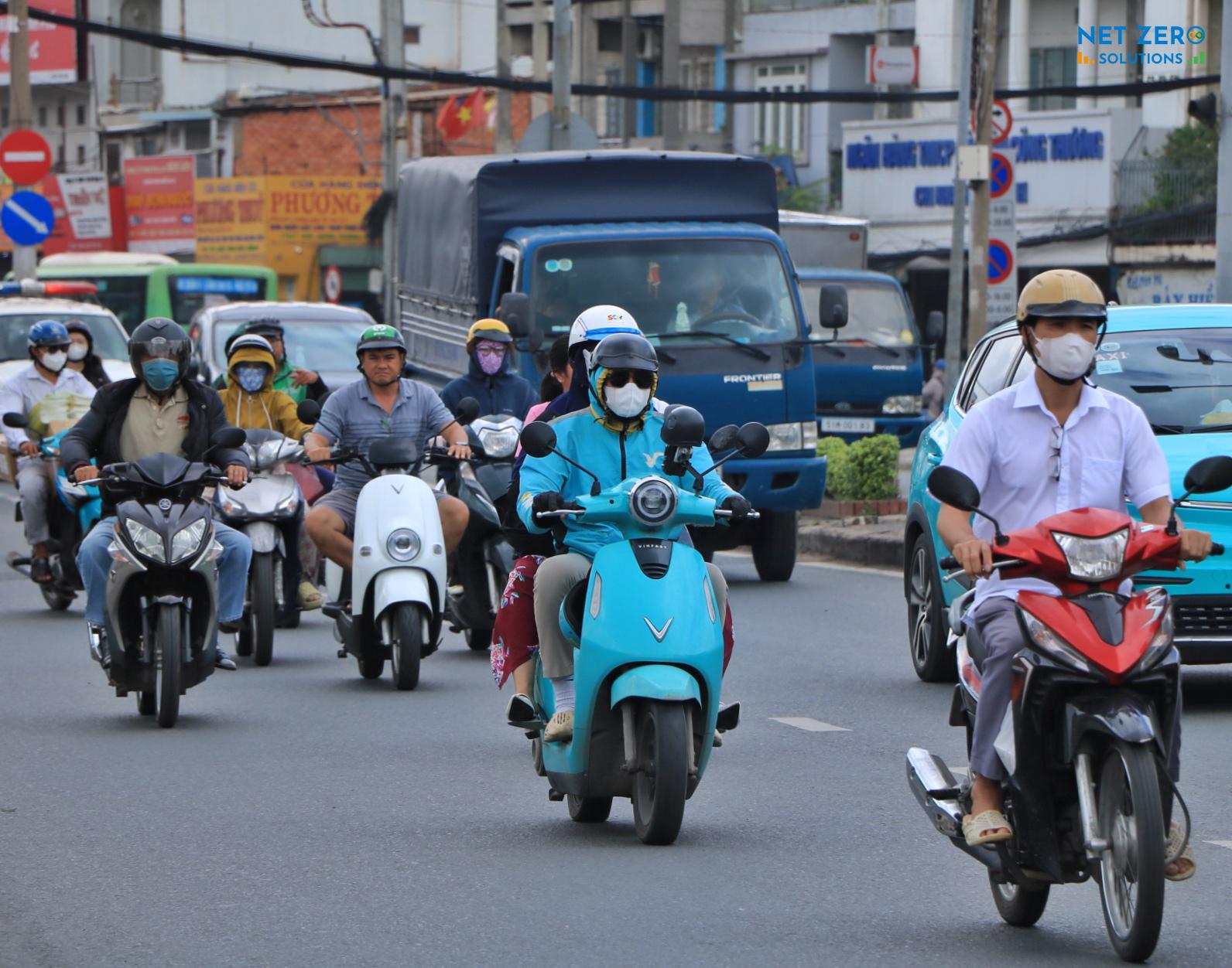cấm xe máy xăng