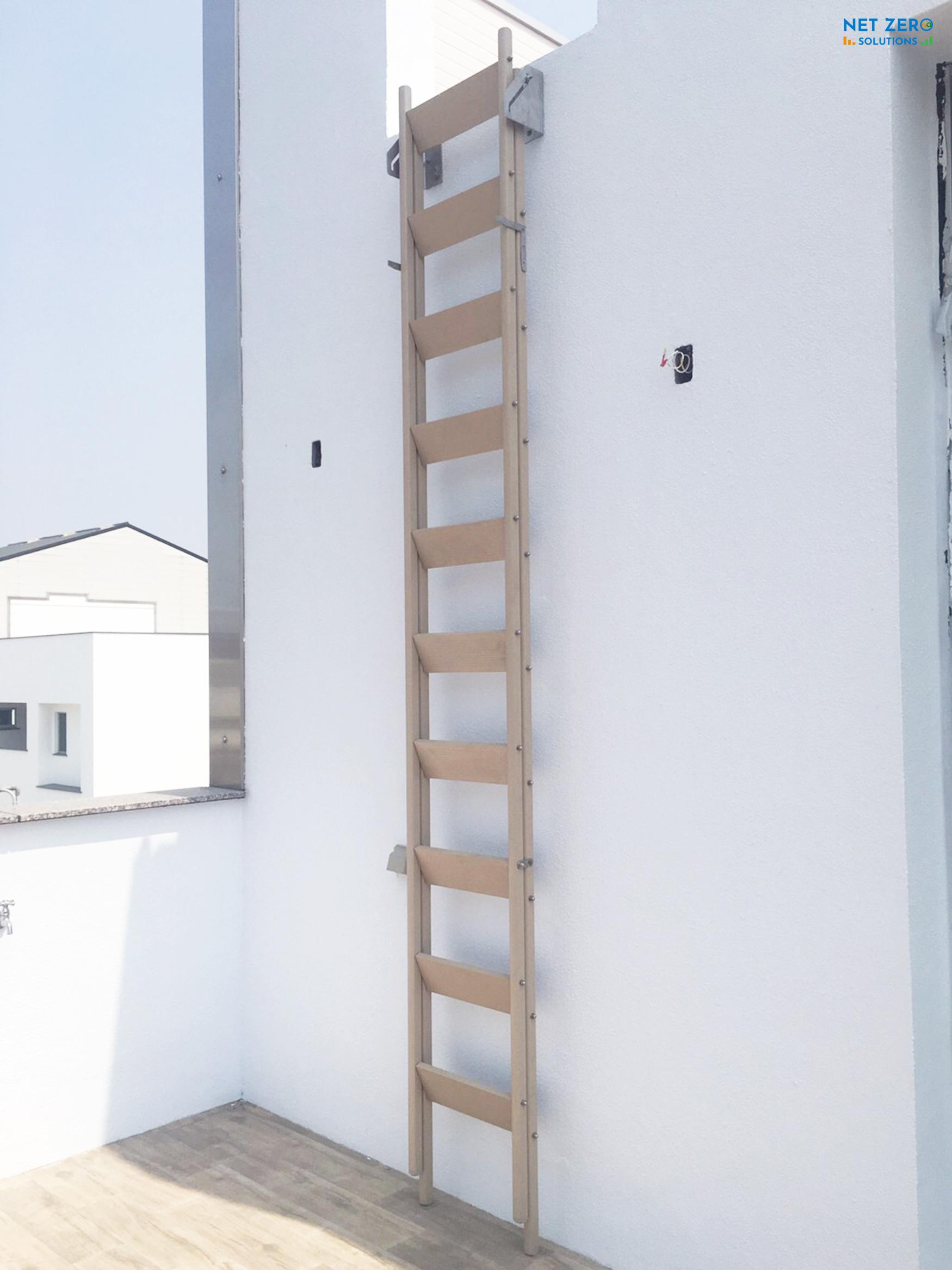 cầu thang áp tường